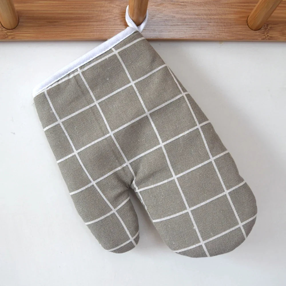 Heat Resistant Kitchen Baking Gloves – Insulated Oven & Cooking Safety Gloves