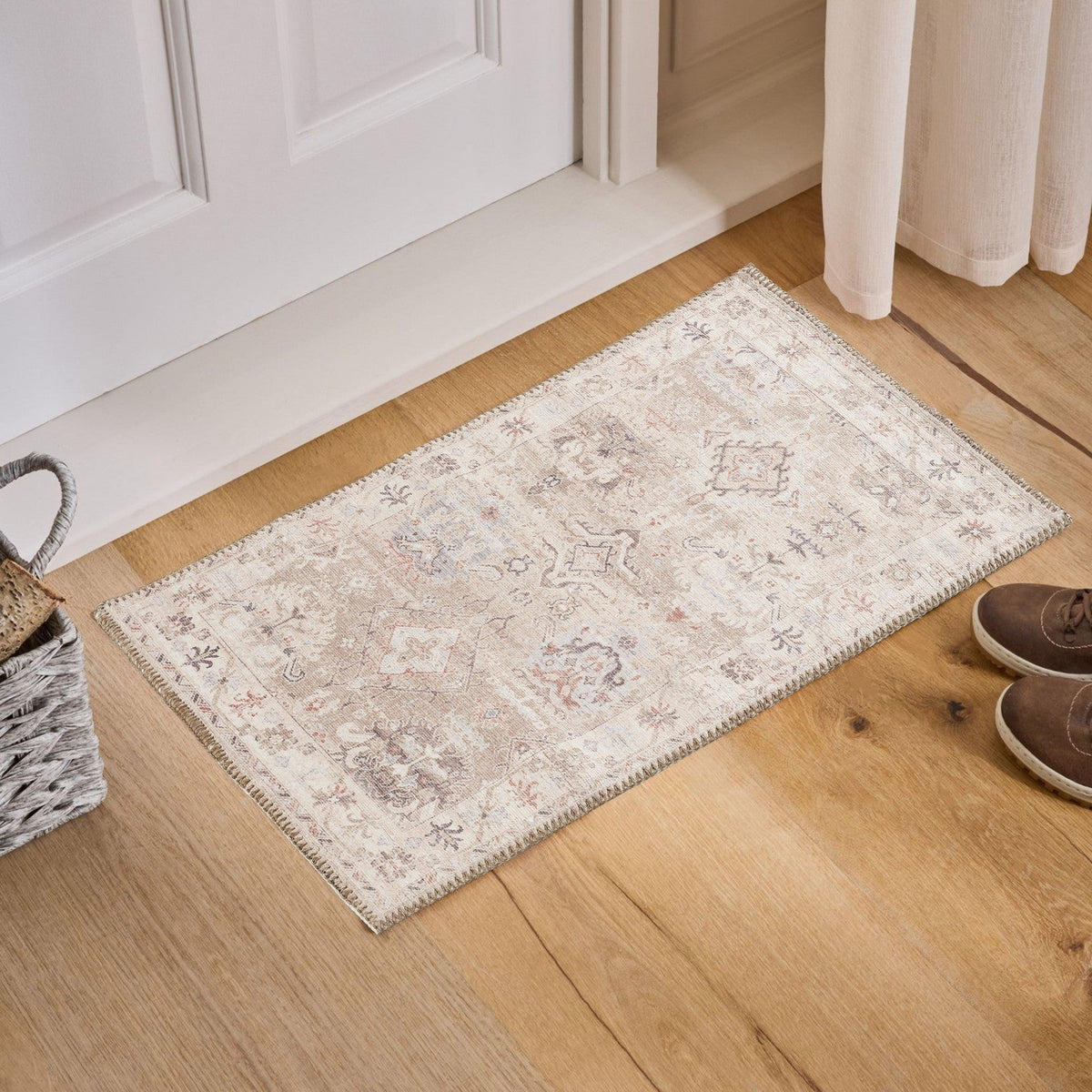 Oxford Collection Area Rug with Traditional Design - 24 x 36 Inches HouseOfZazla