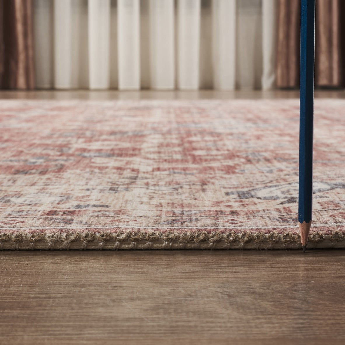 Majestic Area Rug with Traditional Design - 24" x 36" - Polyester